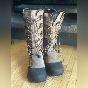 BAFFIN Coco Lite Waterproof Brown Suede Tall Boots Womens Size 9 Insulated